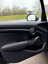 Load image into Gallery viewer, MINI One 5 Portes 102 ch