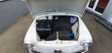 Load image into Gallery viewer, Fiat 600 D (750) Portes Suicide