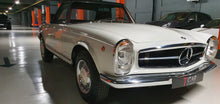 Load image into Gallery viewer, Mercedes-Benz SL 250 Pagode