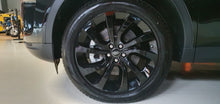 Load image into Gallery viewer, Land Rover Discovery Sport Mark V D150 HSE --NEUVE--