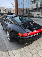 Load image into Gallery viewer, Porsche 911 993 Coupé Carrera 4 S
