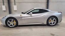 Load image into Gallery viewer, Ferrari California V8 4.3 460ch
