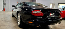 Load image into Gallery viewer, Jaguar XKR 4.0i V8
