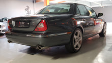 Load image into Gallery viewer, Jaguar XJ 4.2i Pack XJR
